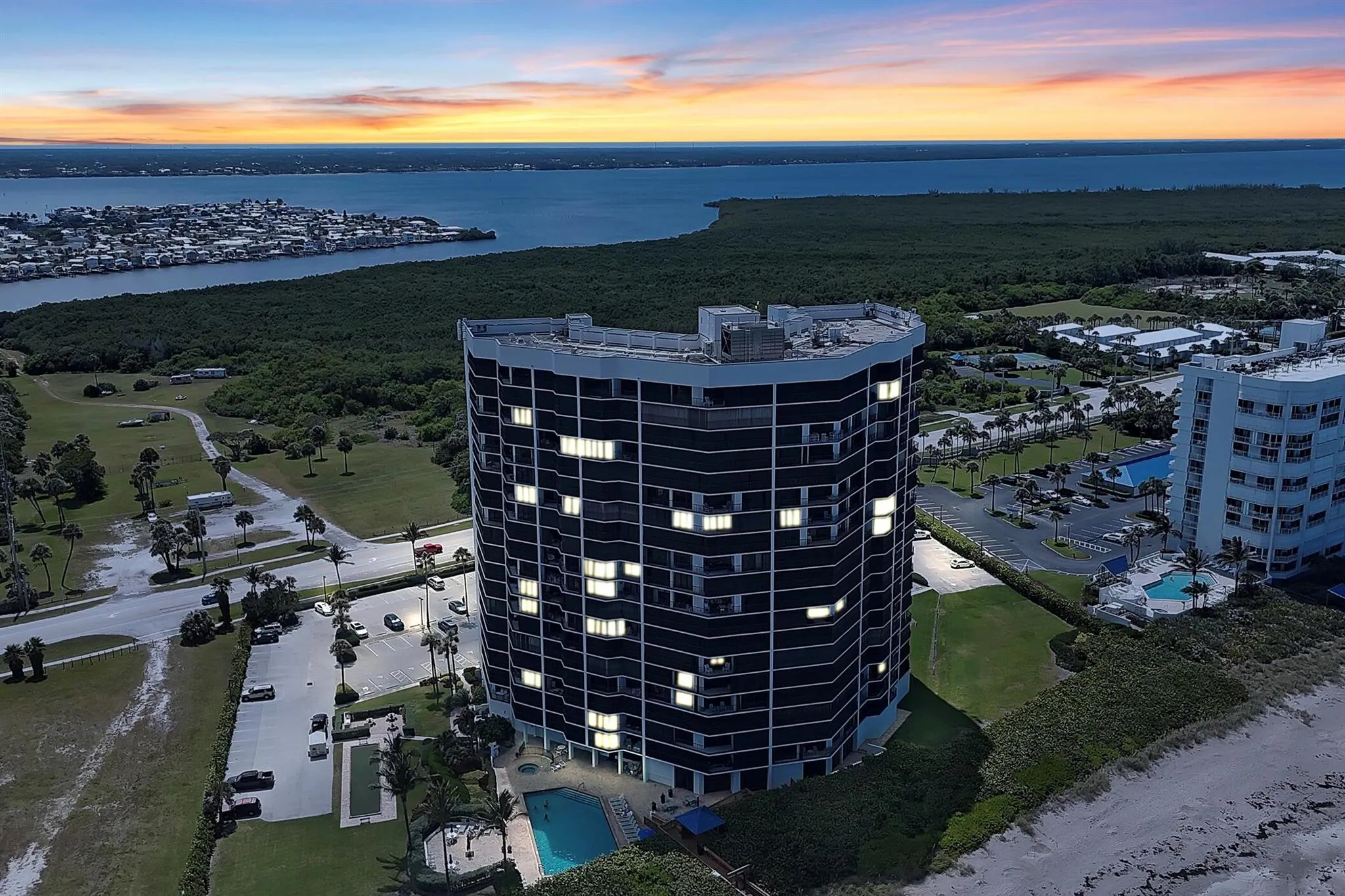 9650 S Ocean Drive, #608