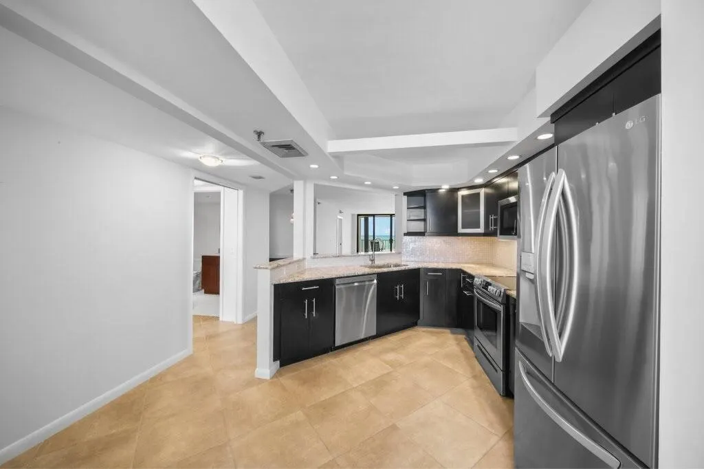 9650 S Ocean Drive, #608