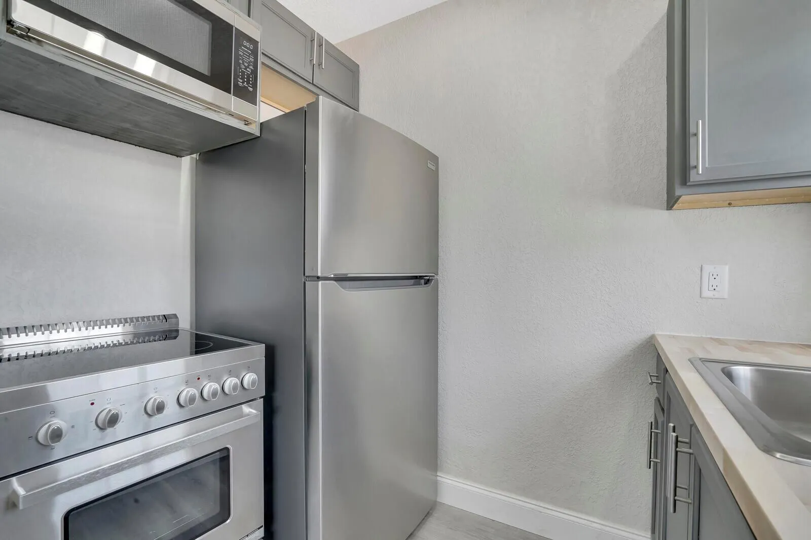1001 S Federal Highway, #3