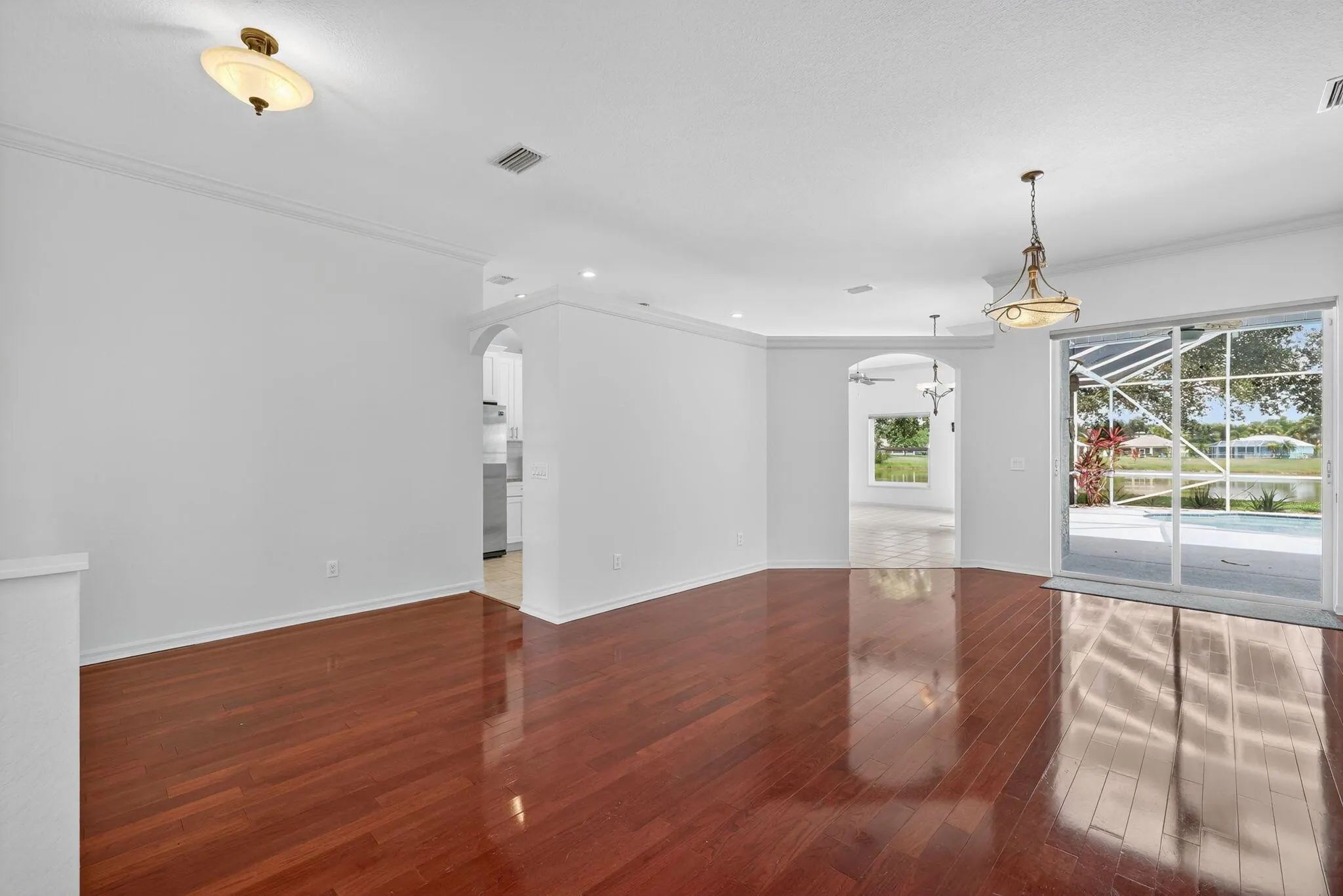 419 SW Sweetwater Trail