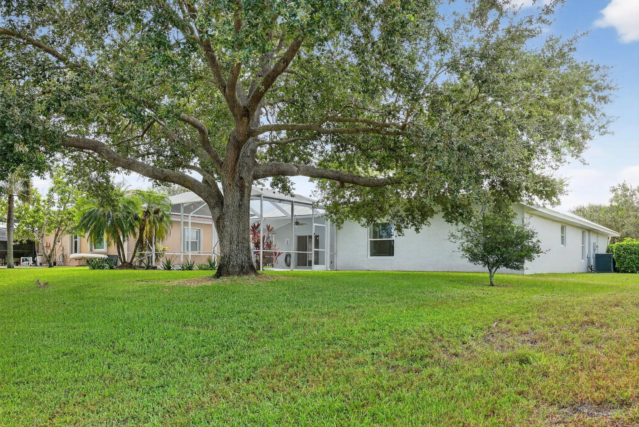 419 SW Sweetwater Trail