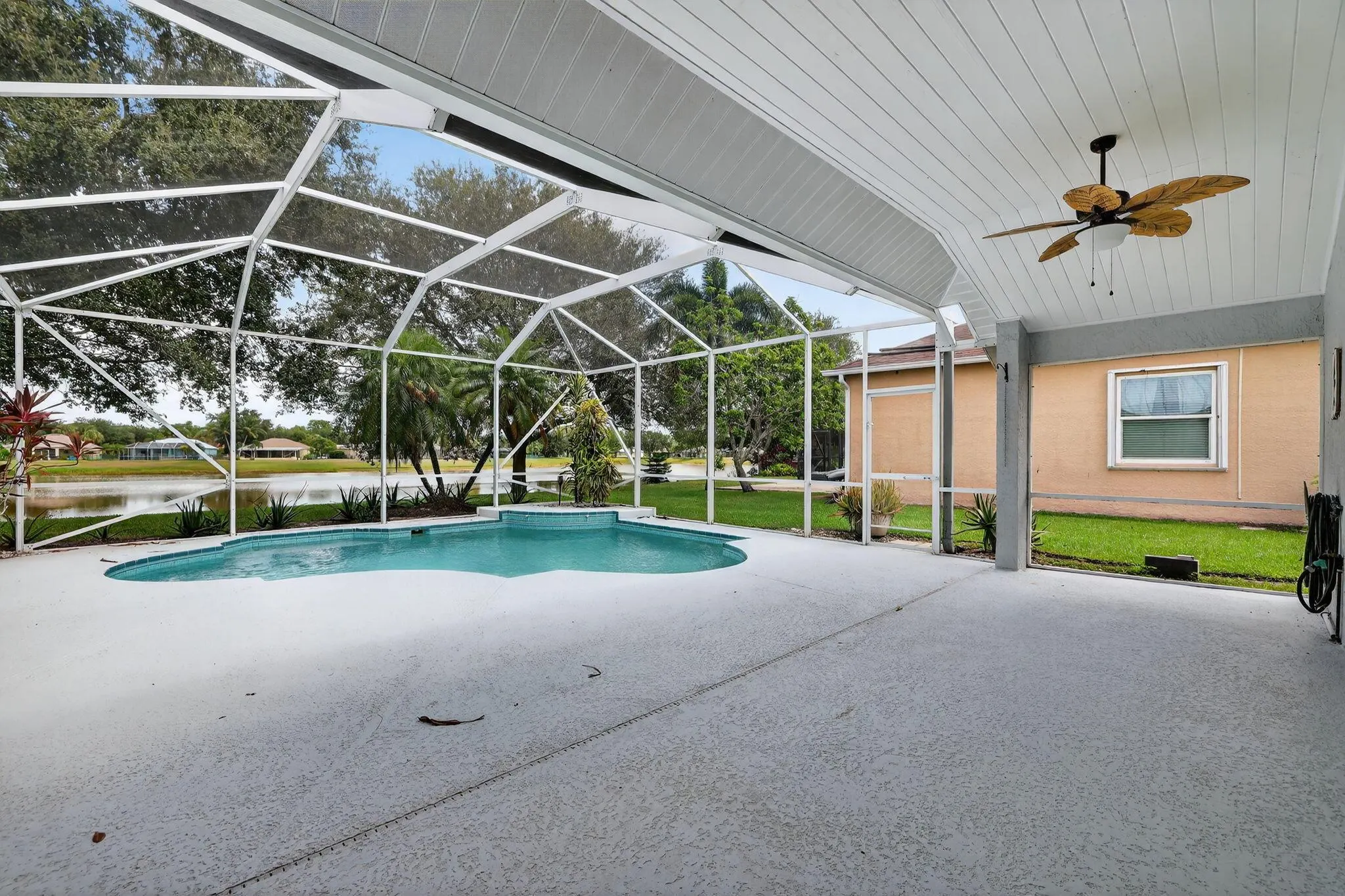 419 SW Sweetwater Trail