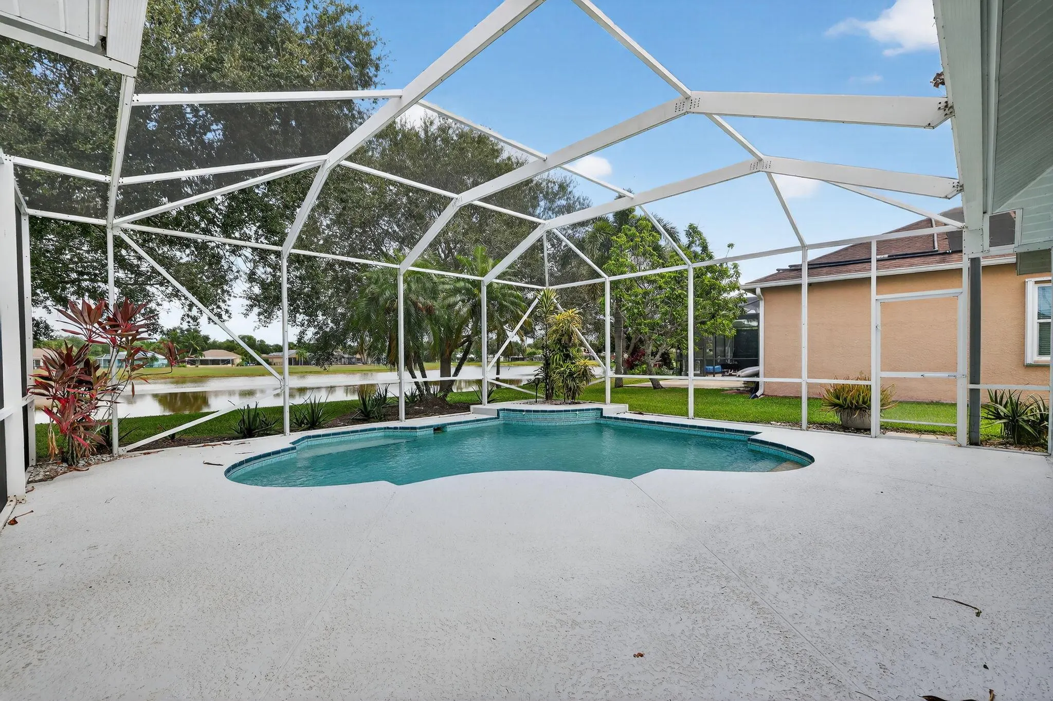 419 SW Sweetwater Trail