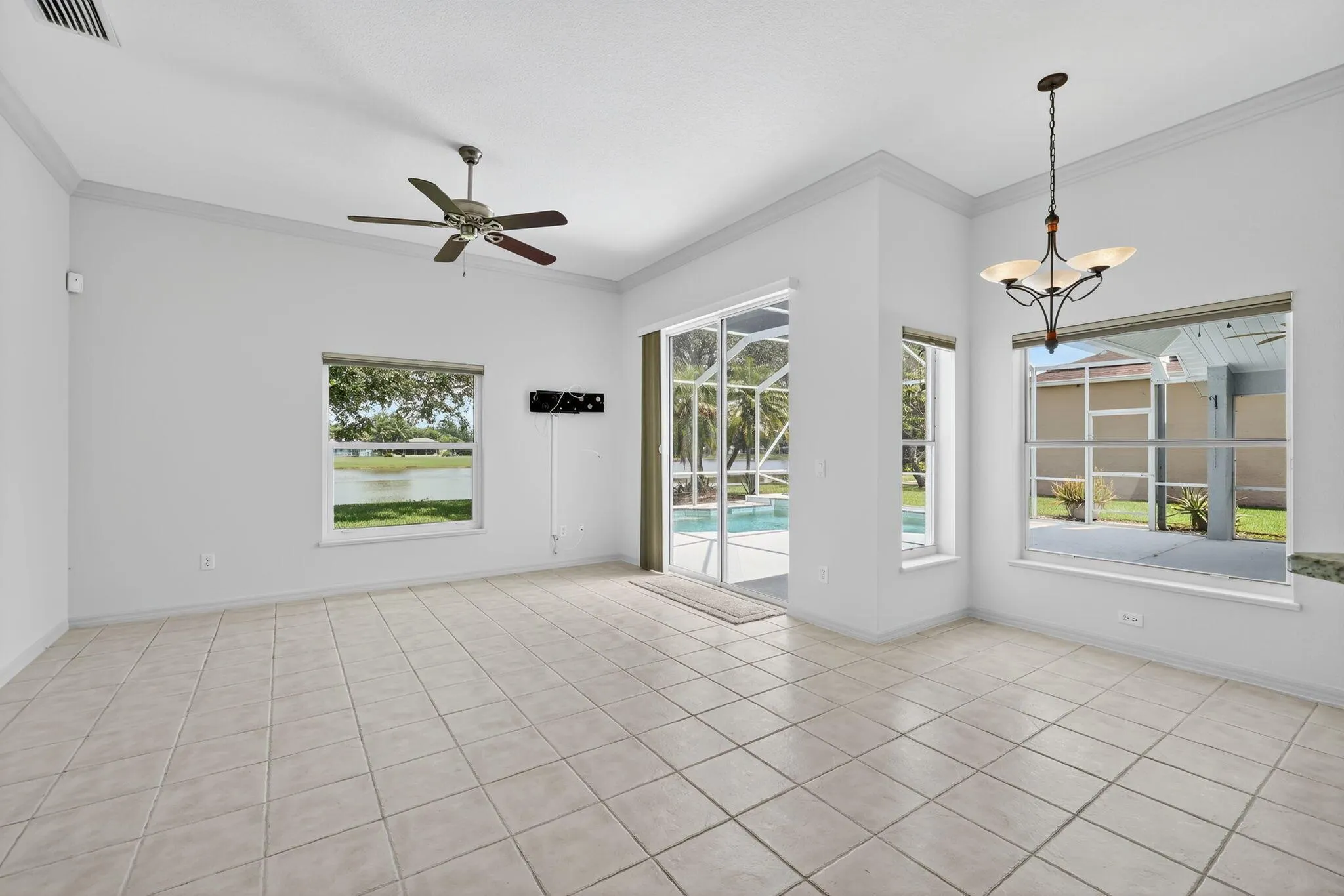 419 SW Sweetwater Trail