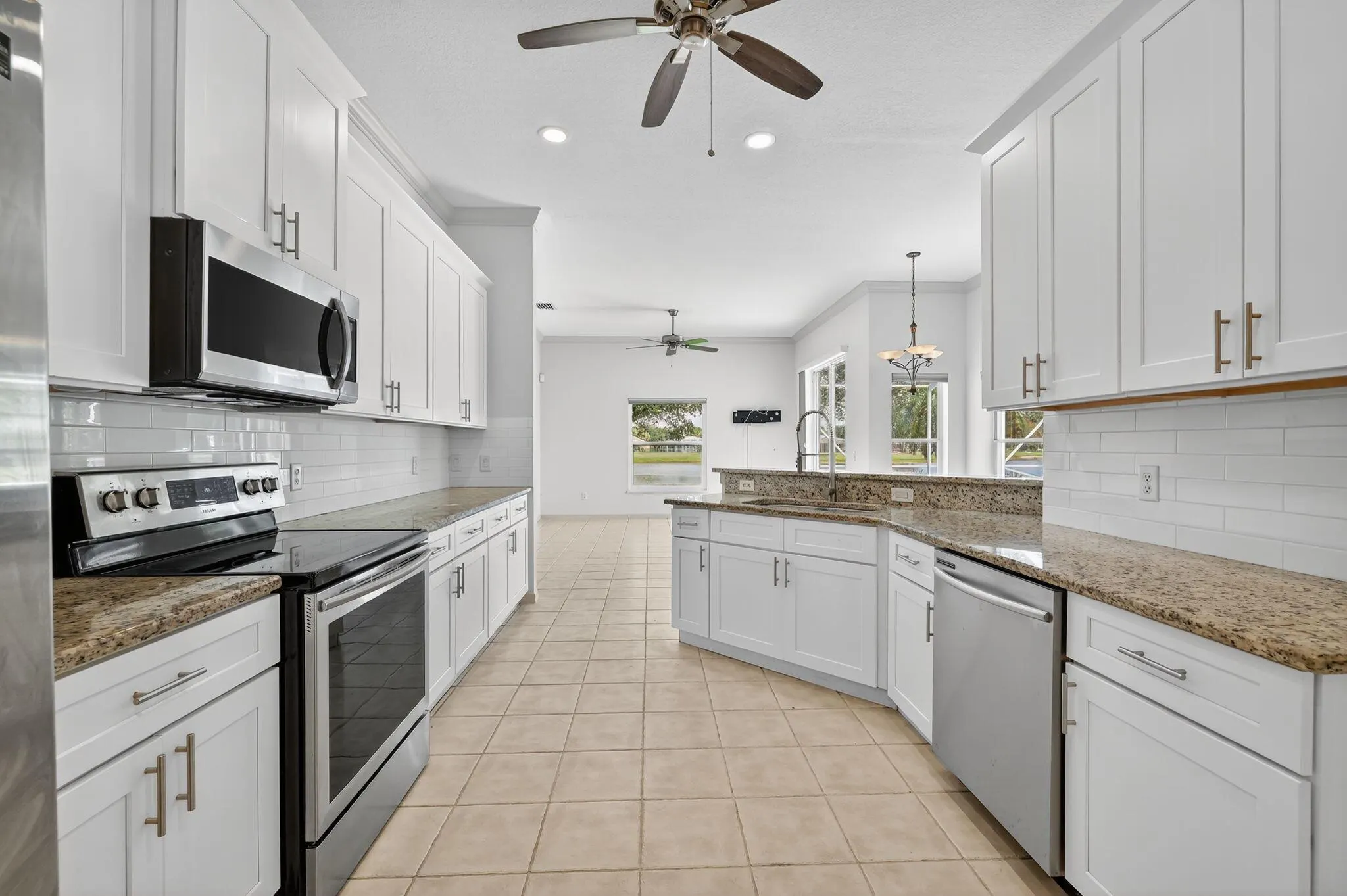 419 SW Sweetwater Trail