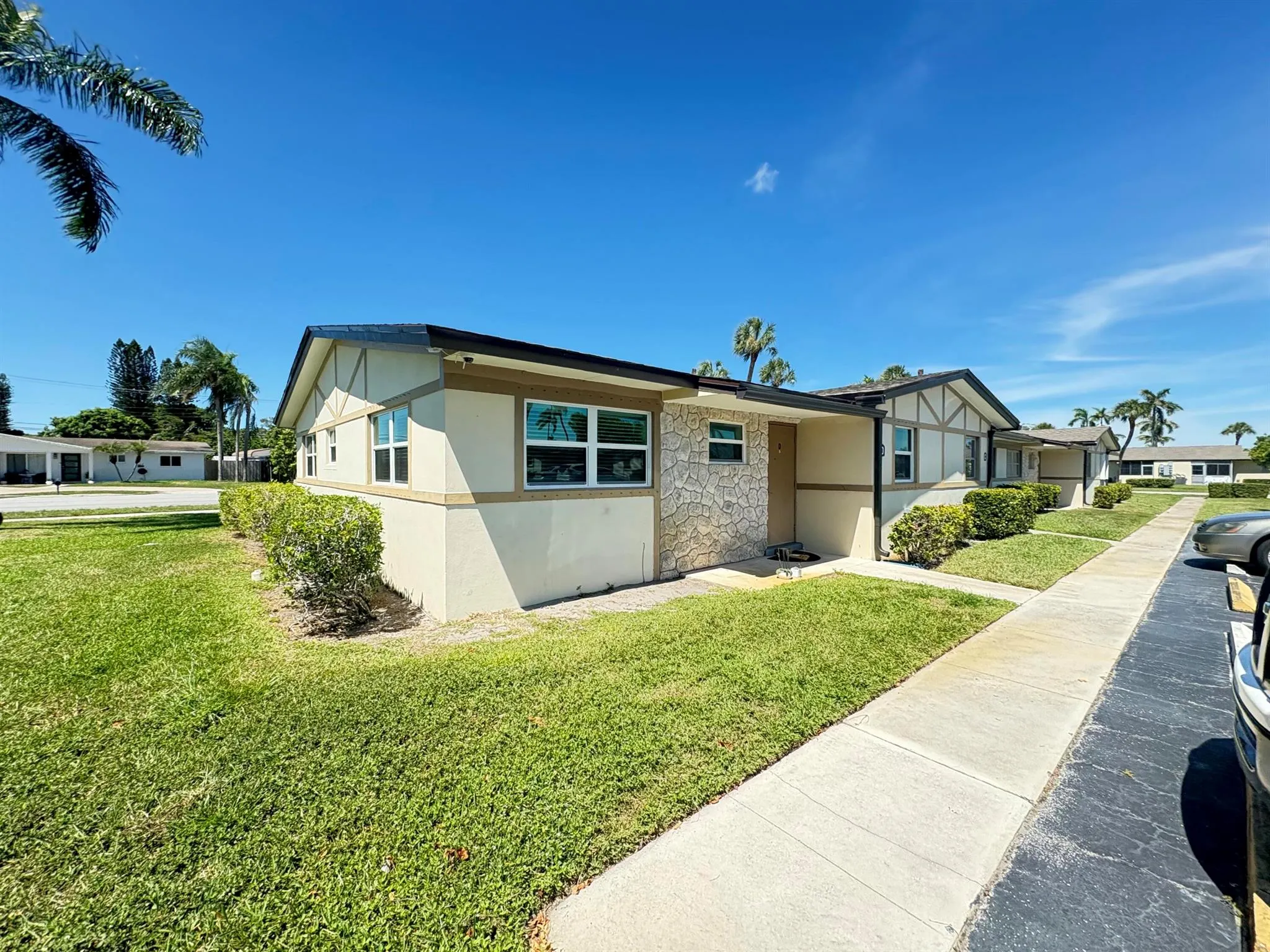 2765 Ashley Drive W