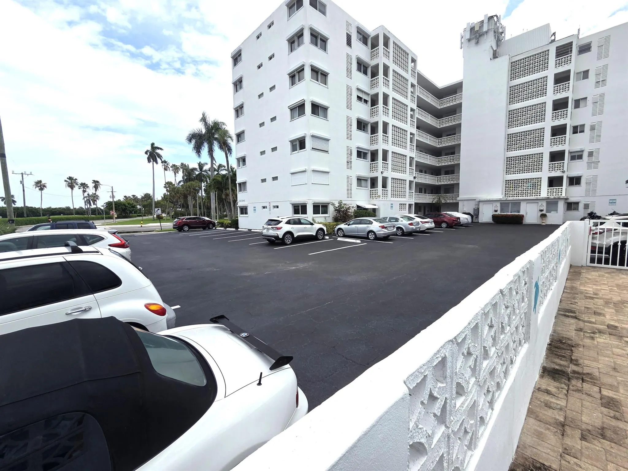 1 N Golfview Road, #500
