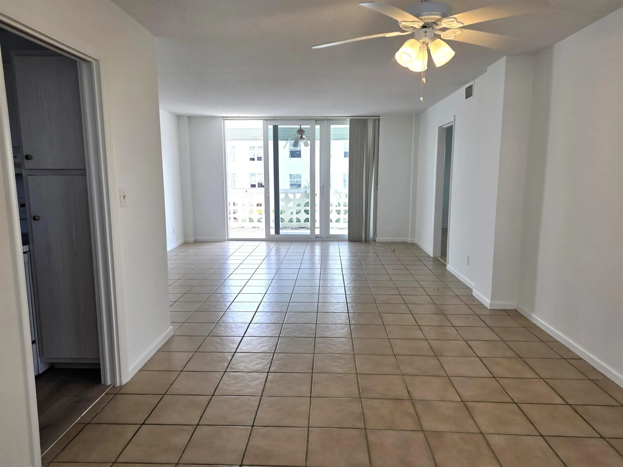1 N Golfview Road, #500