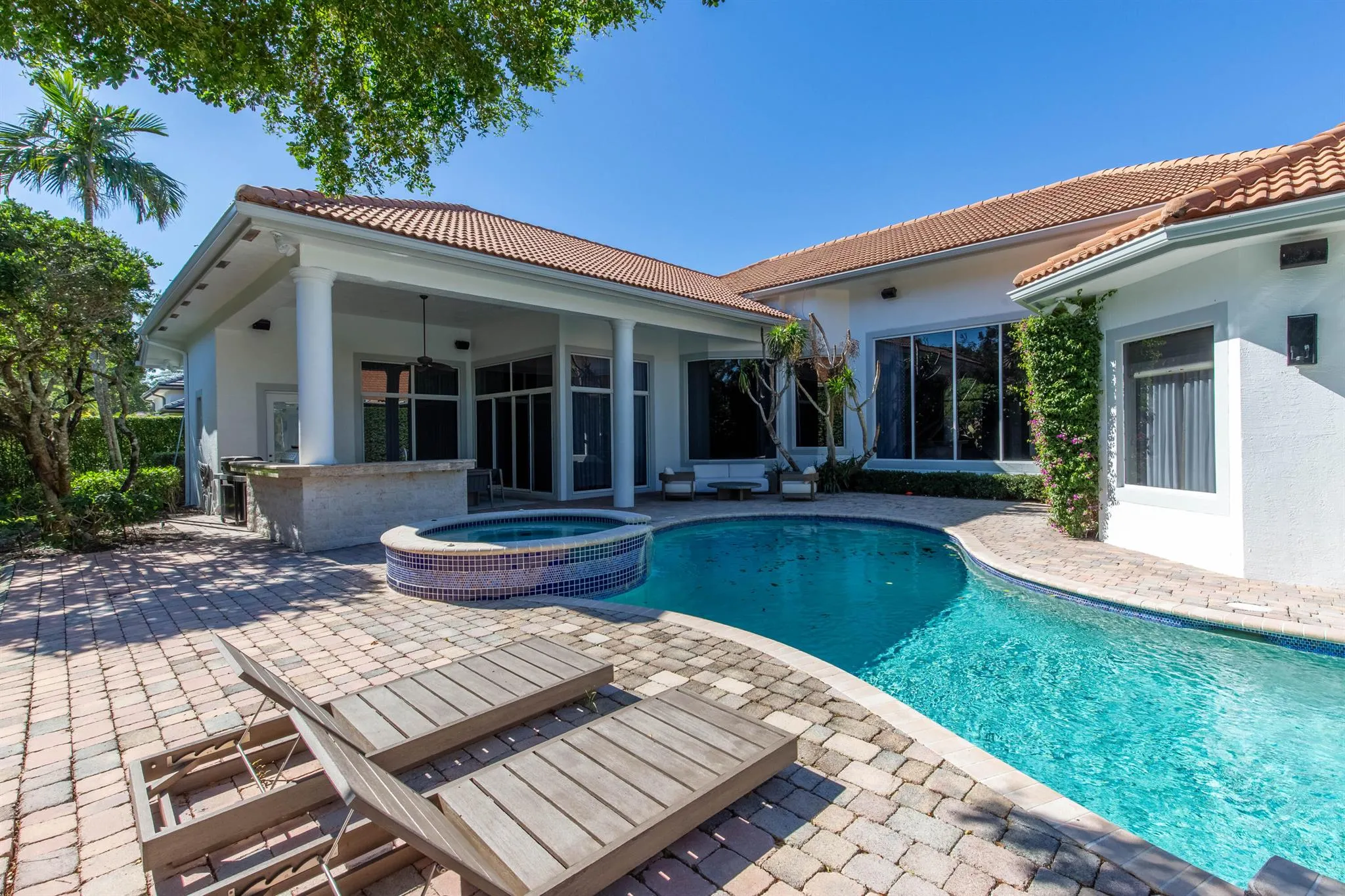 3440 Ambassador Drive