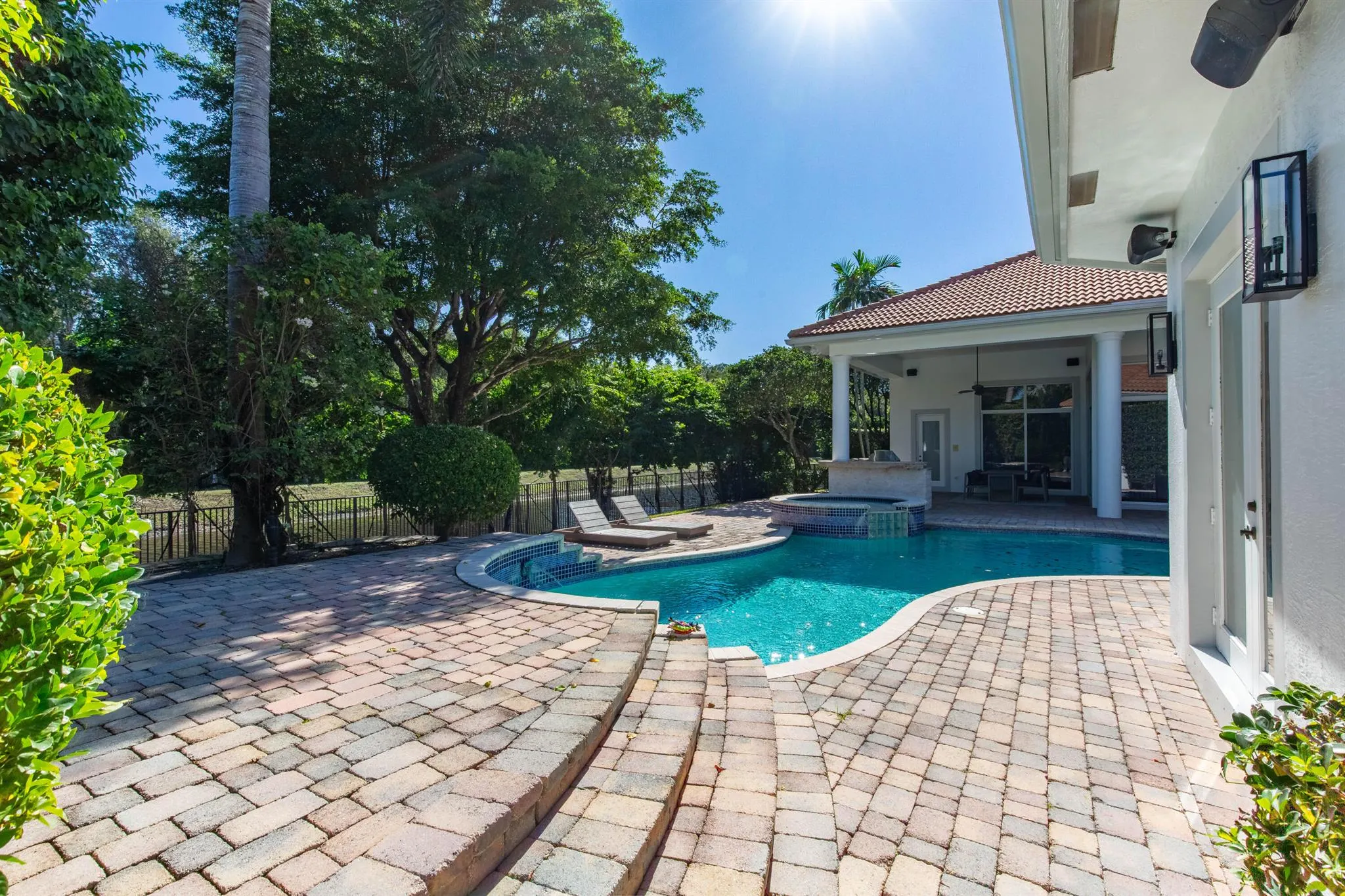 3440 Ambassador Drive