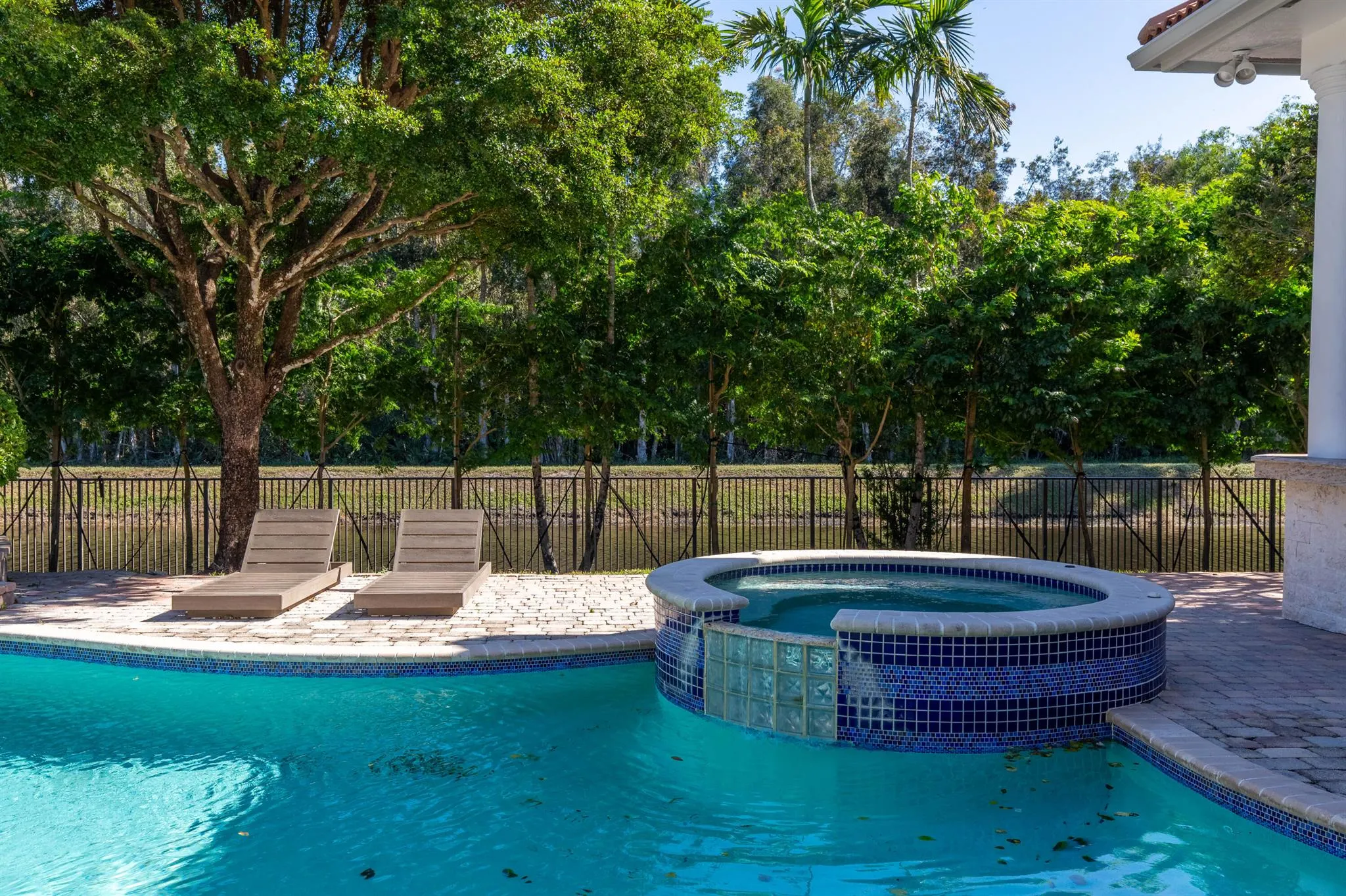 3440 Ambassador Drive