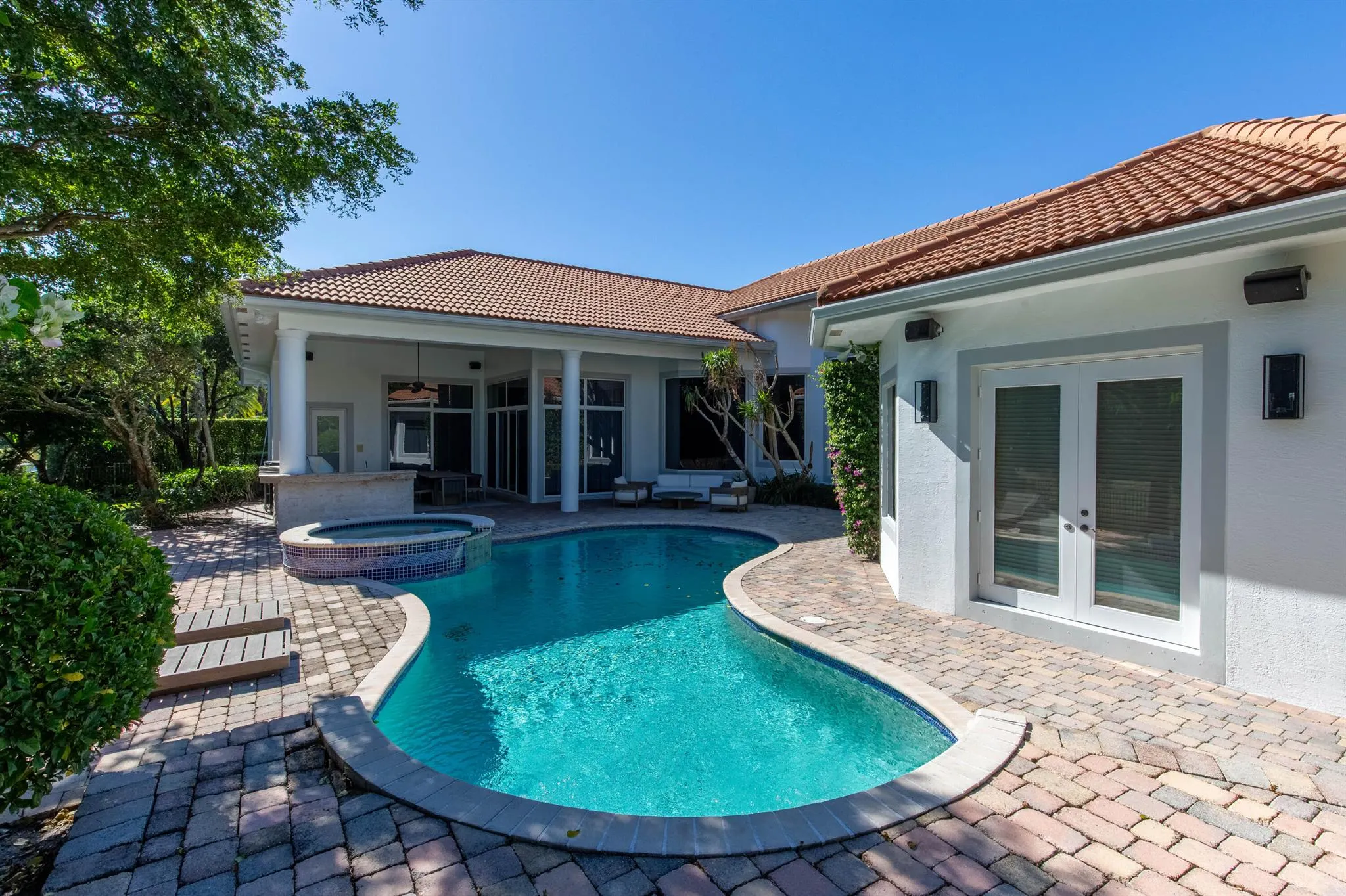 3440 Ambassador Drive