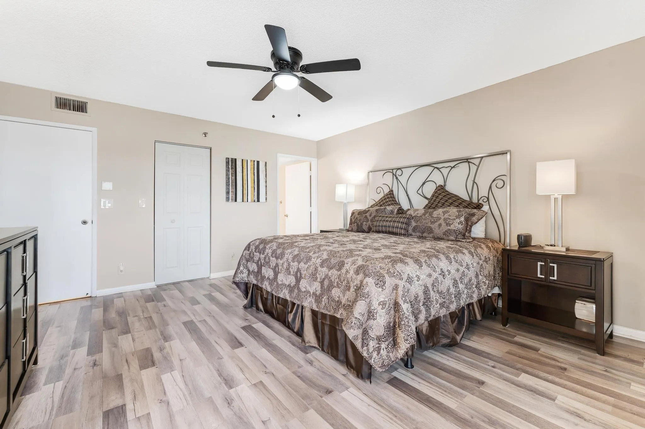 7290 Kinghurst Drive, #704