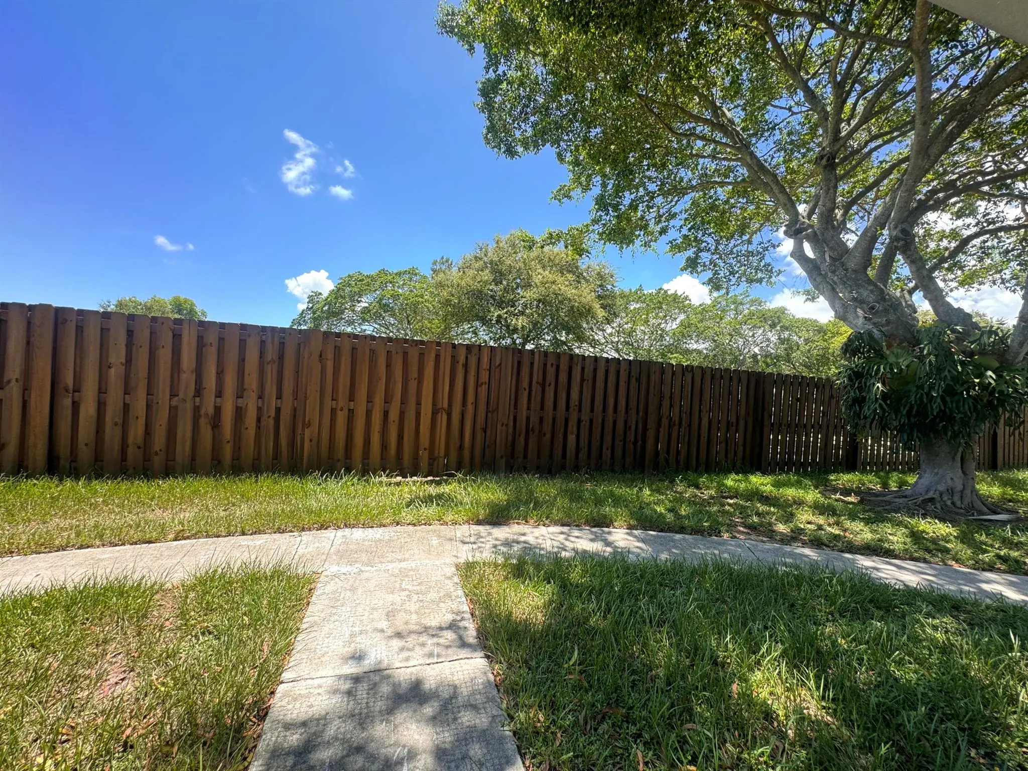 717 Tiffany Drive W