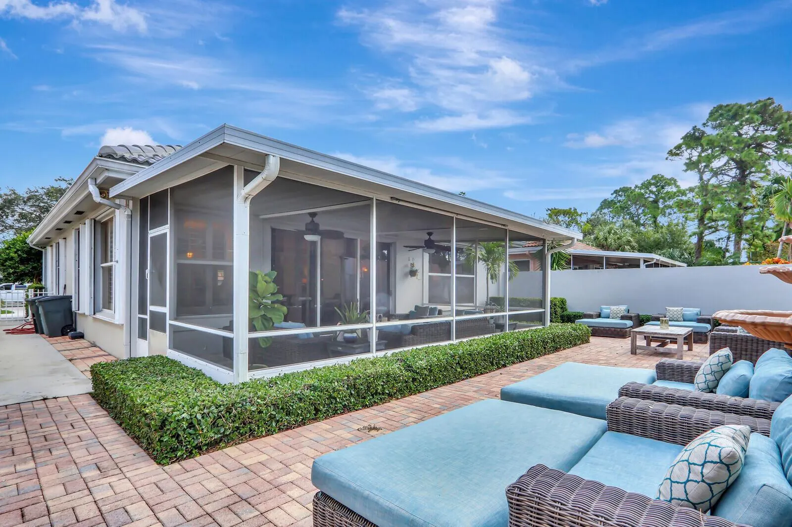 180 S Hampton Drive