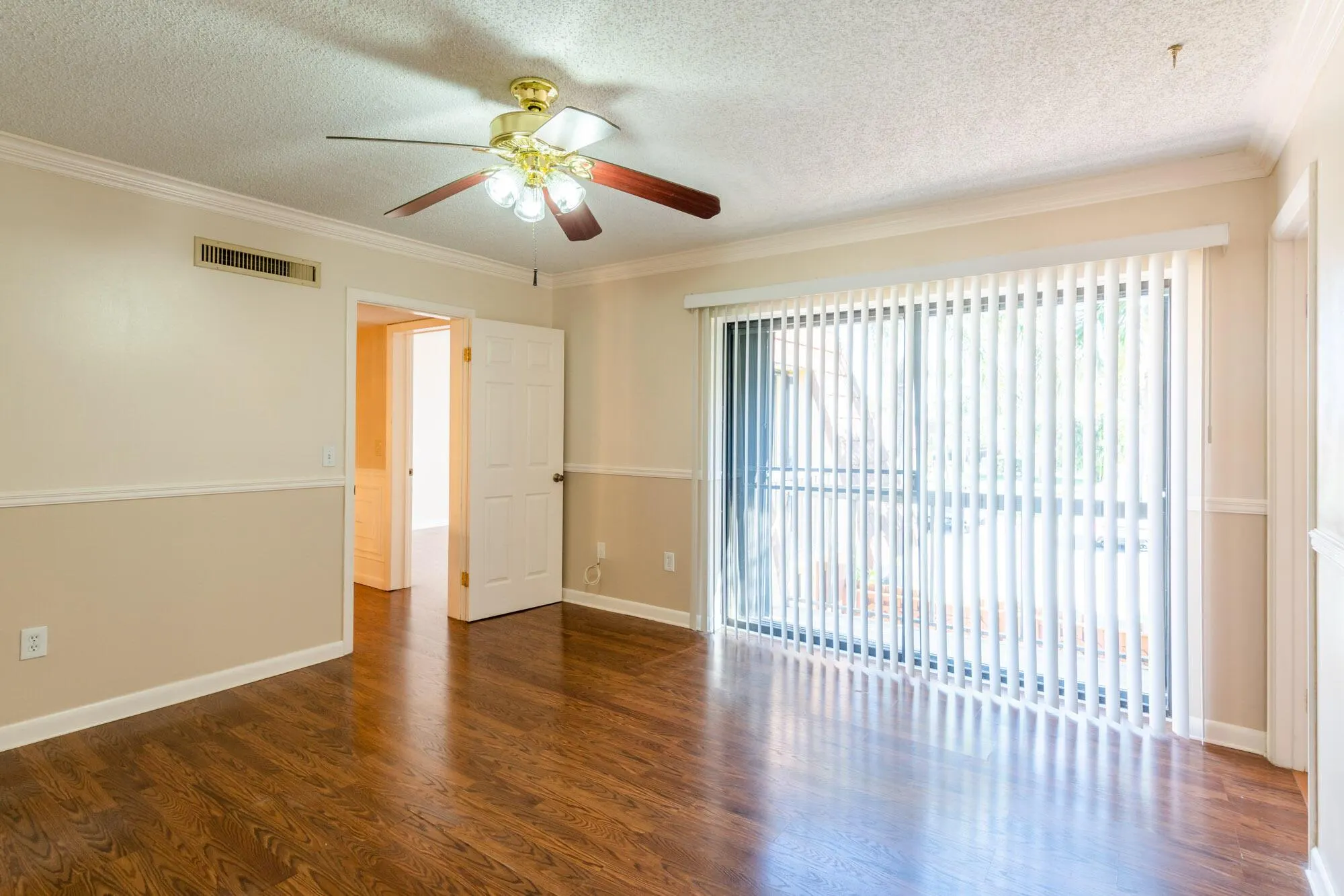 825 Center Street, #34c