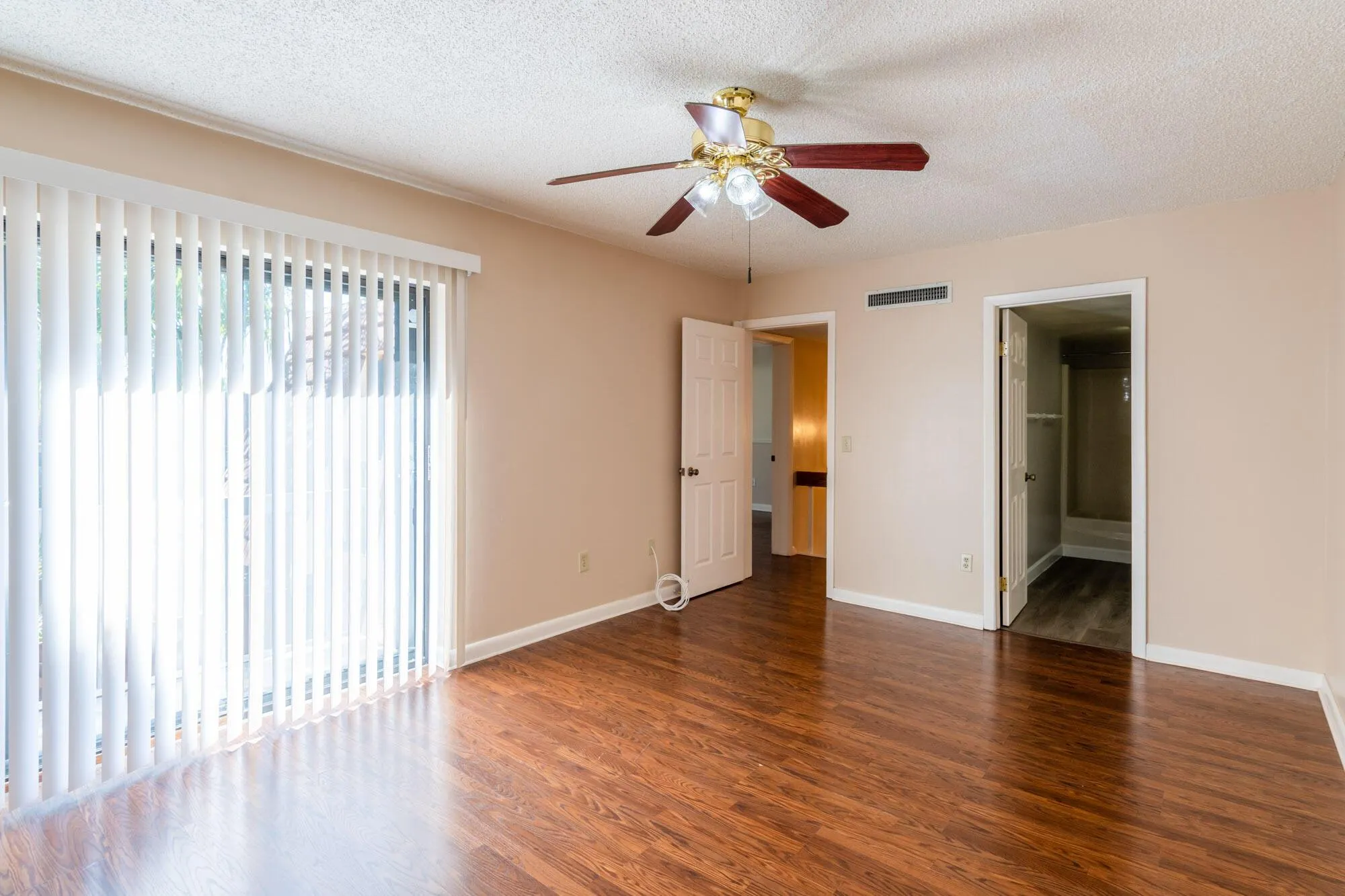 825 Center Street, #34c