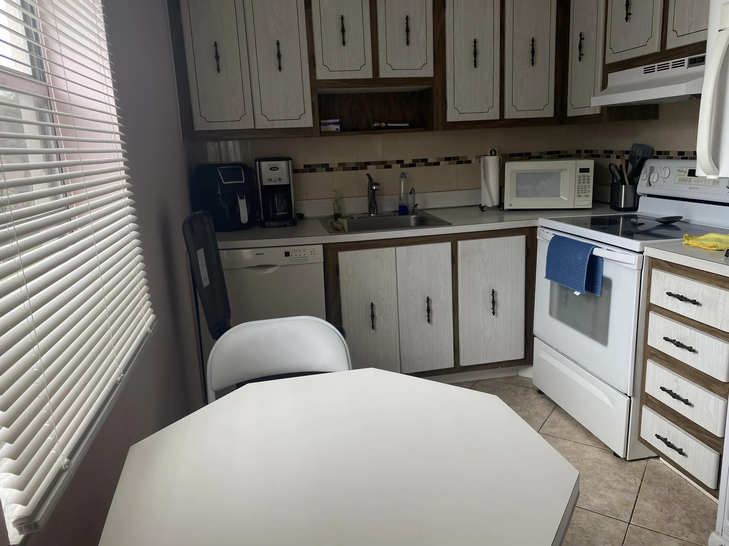 809 Normandy Trail   Bldg Q, #809