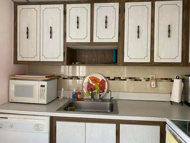 809 Normandy Trail   Bldg Q, #809