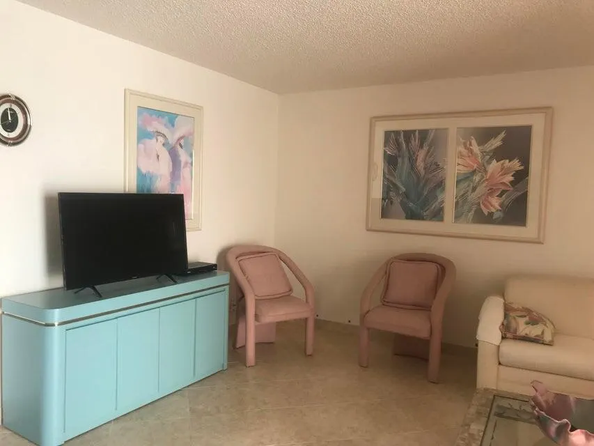 809 Normandy Trail   Bldg Q, #809