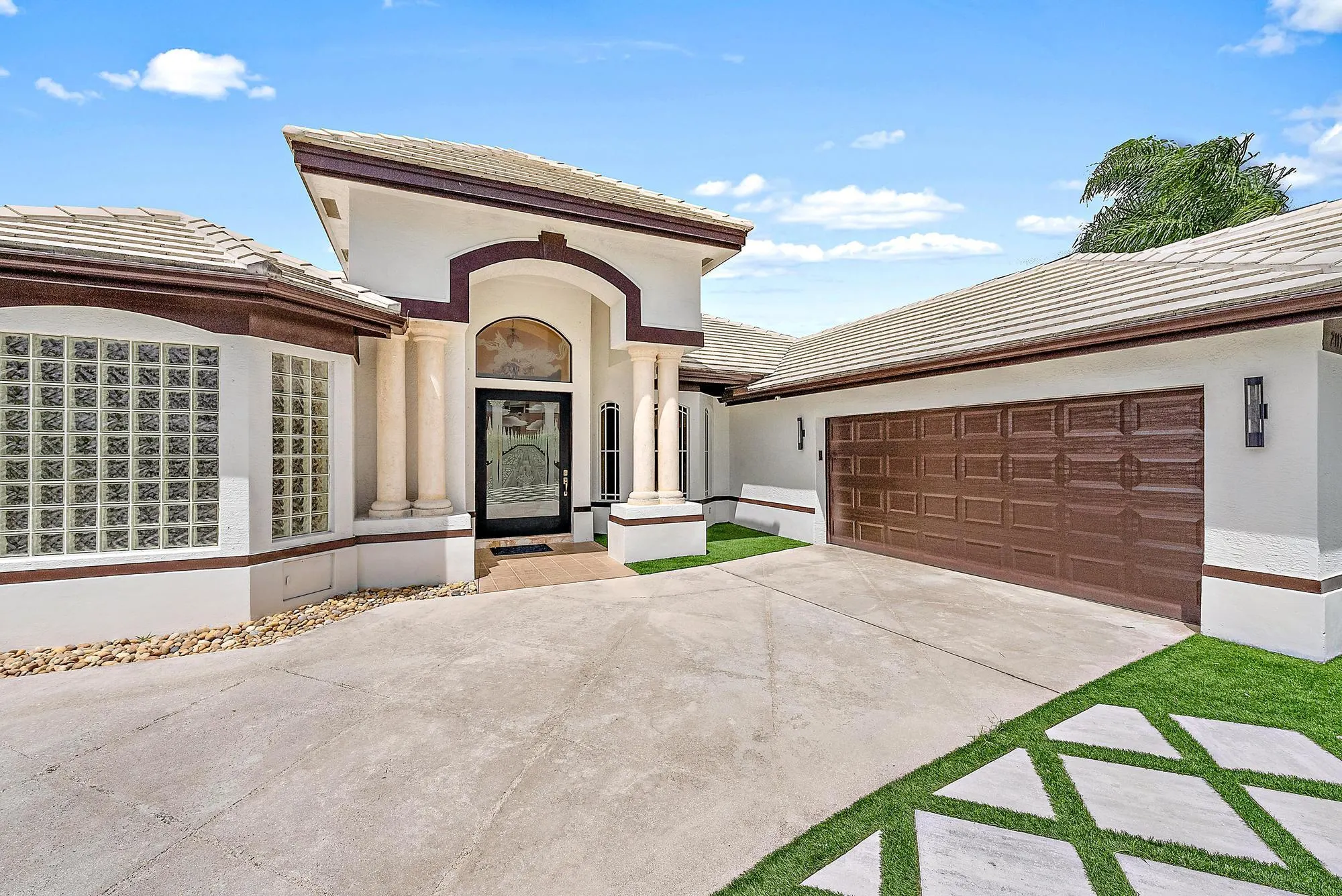 2117 N Suzanne Circle