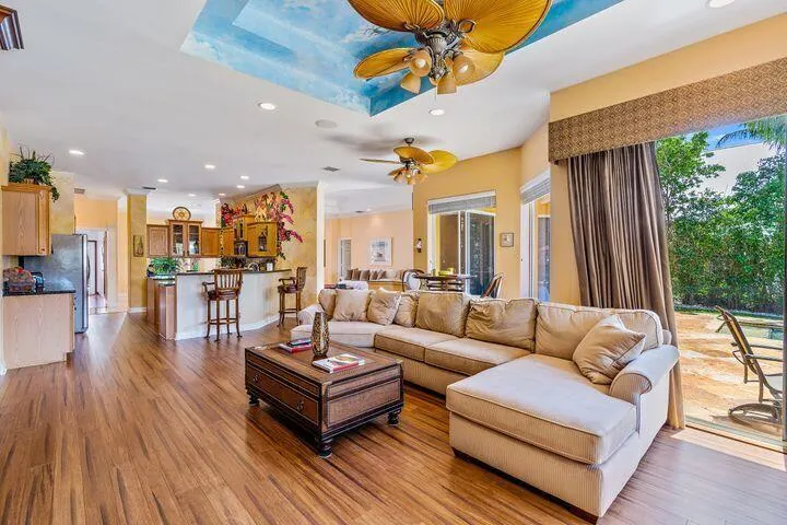 2117 N Suzanne Circle