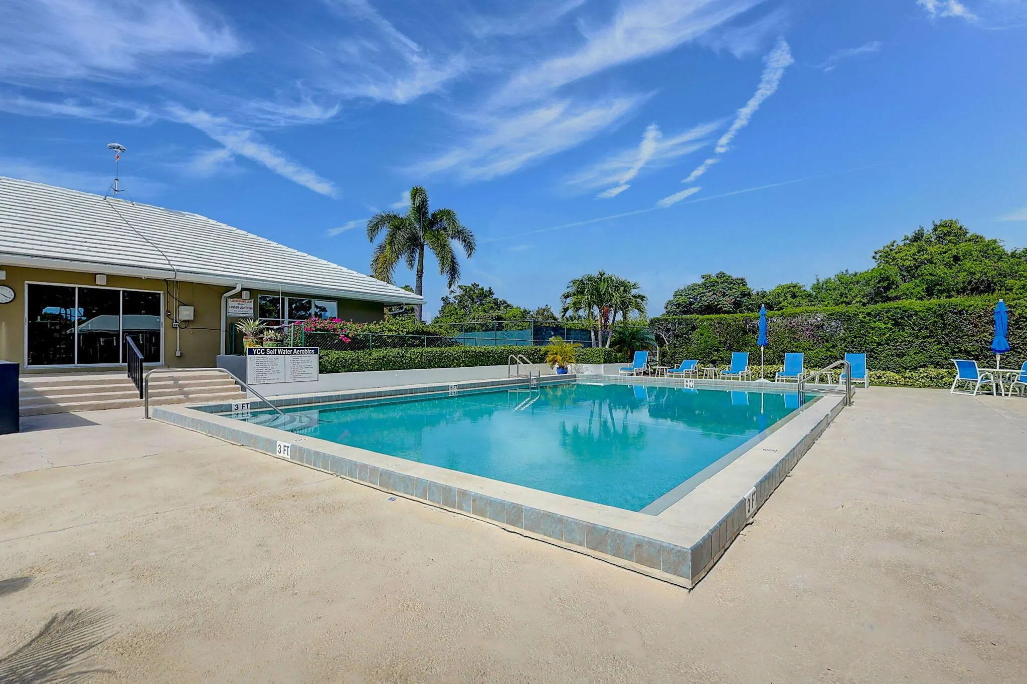 4002 SE Fairway W