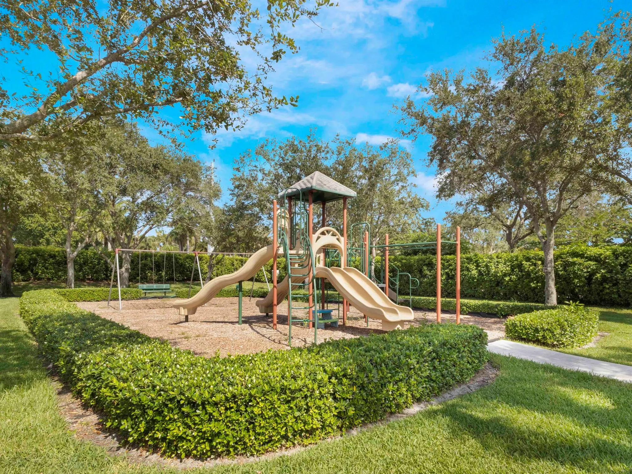 6821 Hendry Drive