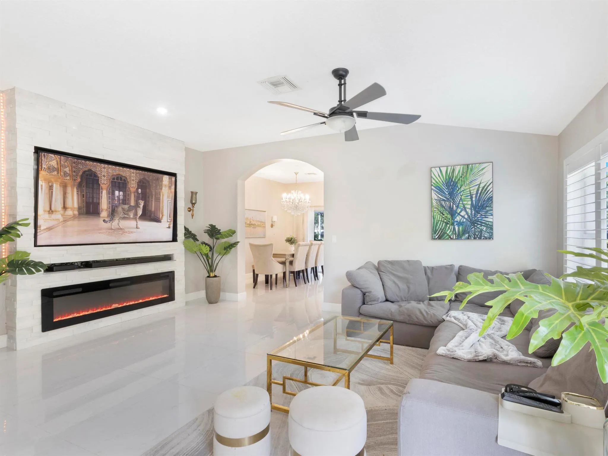 6821 Hendry Drive