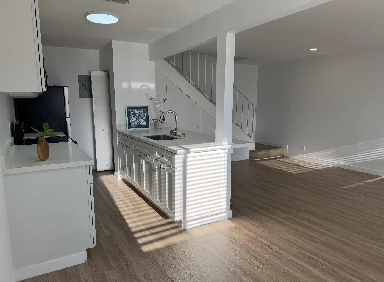 802 Tiffany Drive W