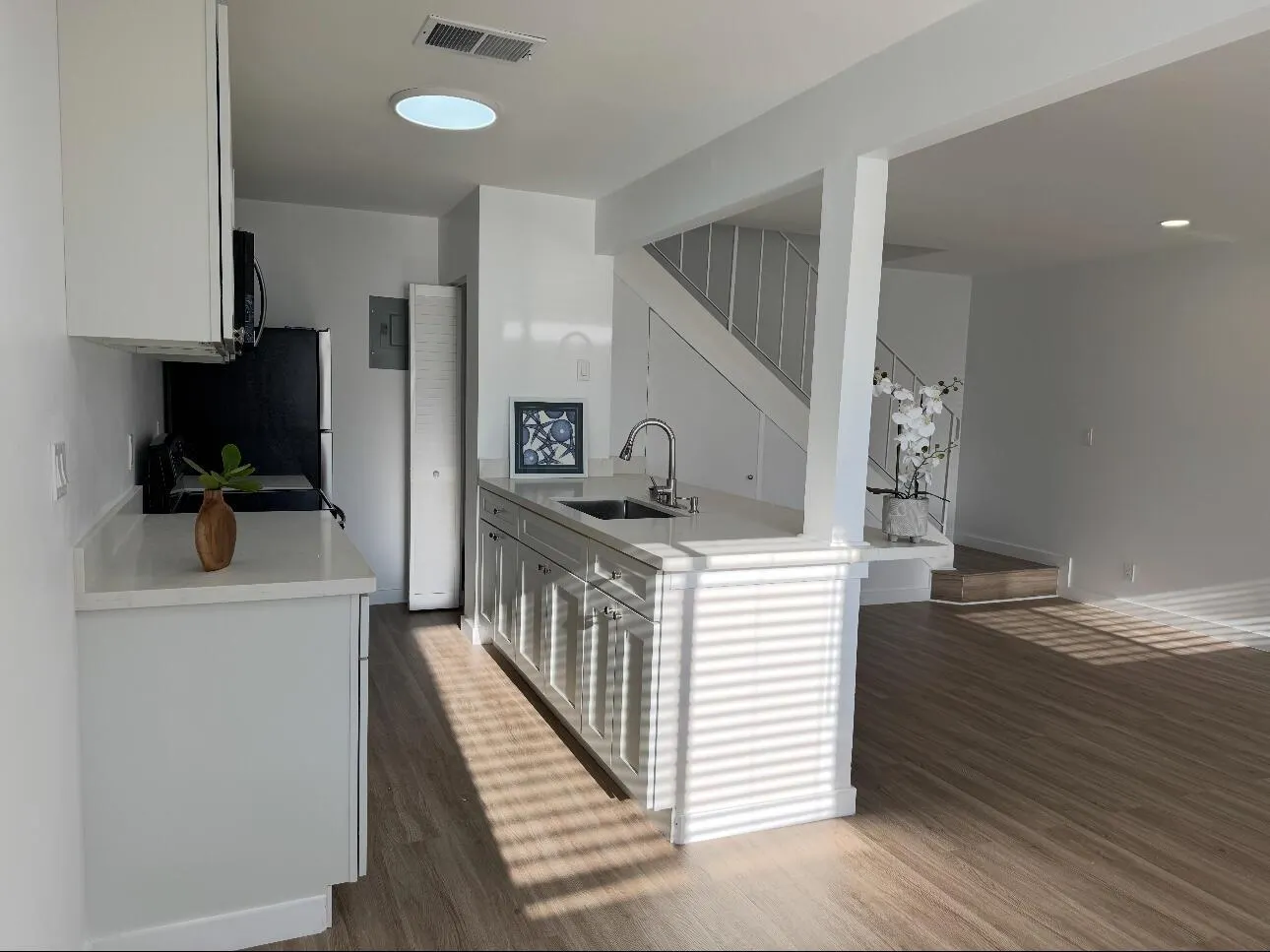 802 Tiffany Drive W