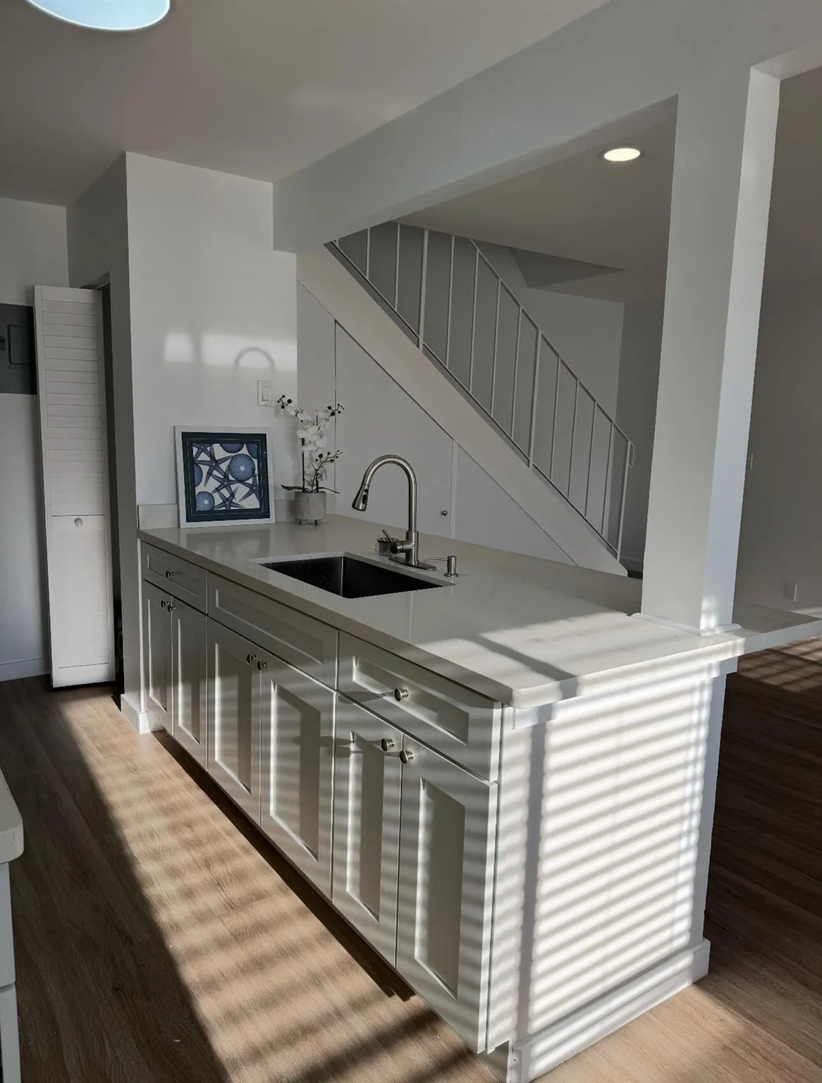 802 Tiffany Drive W