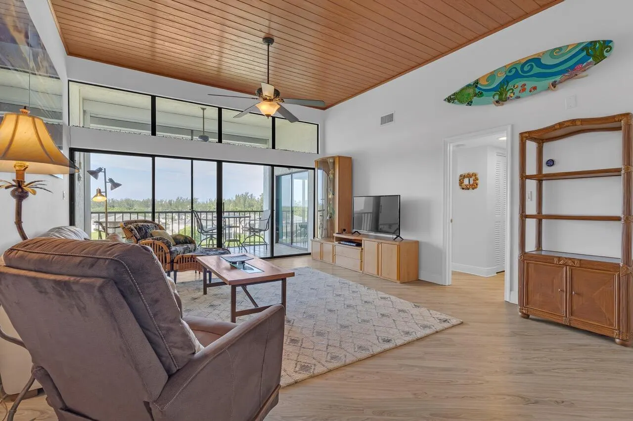 2400 S Ocean Drive, #7663