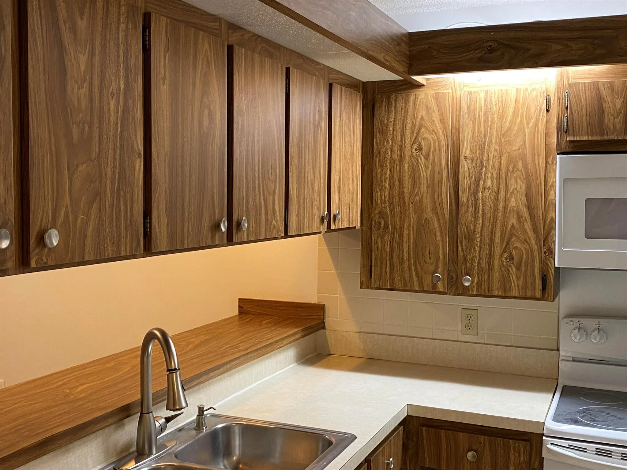 3626 Whitehall Drive, #101