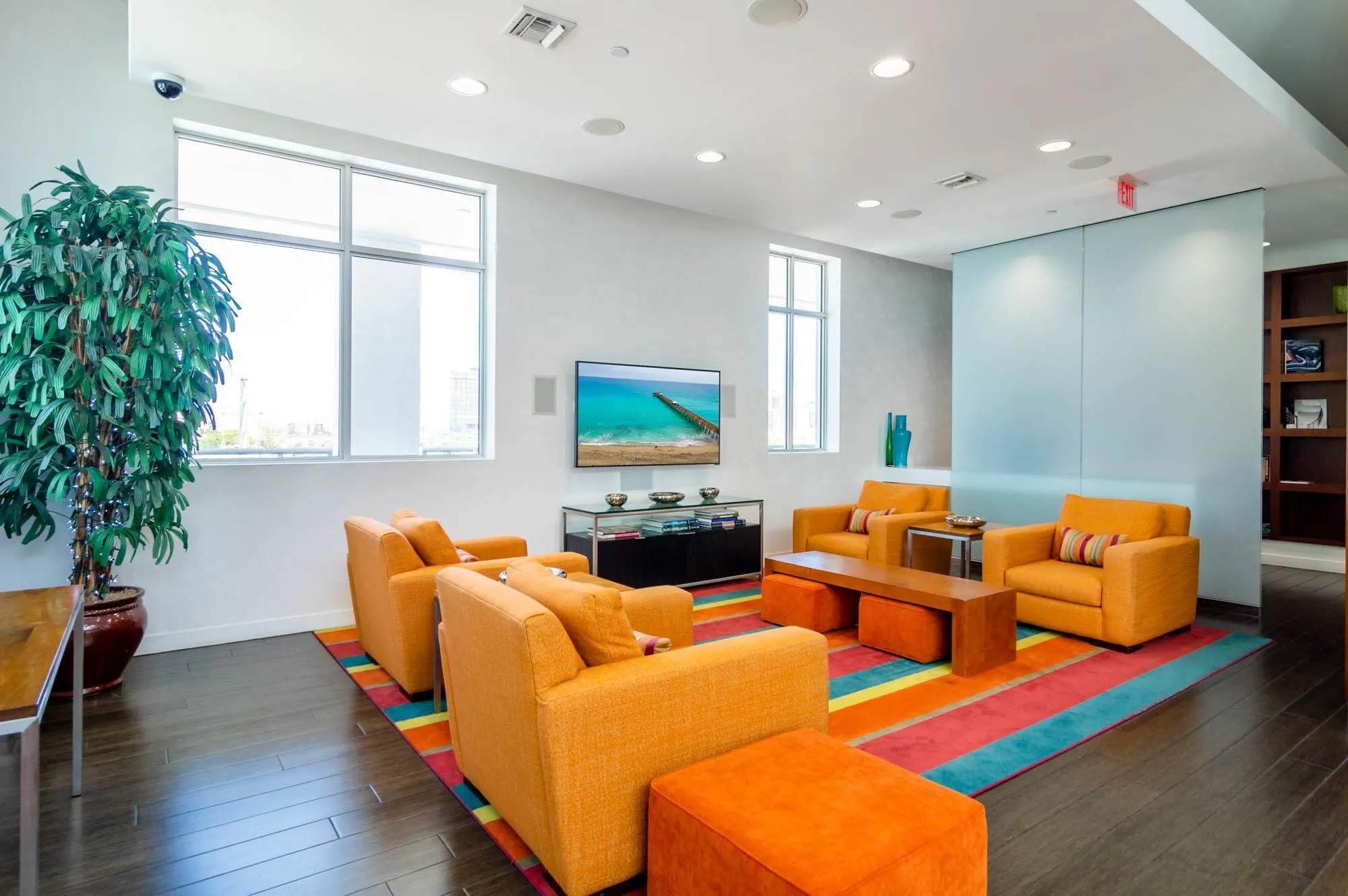 300 S Australian Avenue, #810