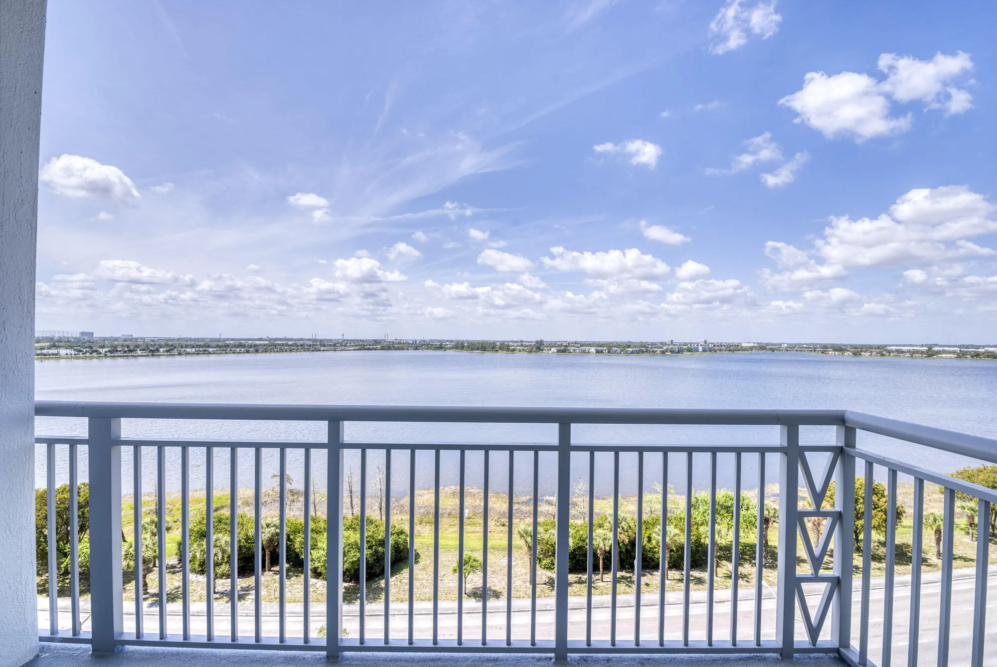 300 S Australian Avenue, #810