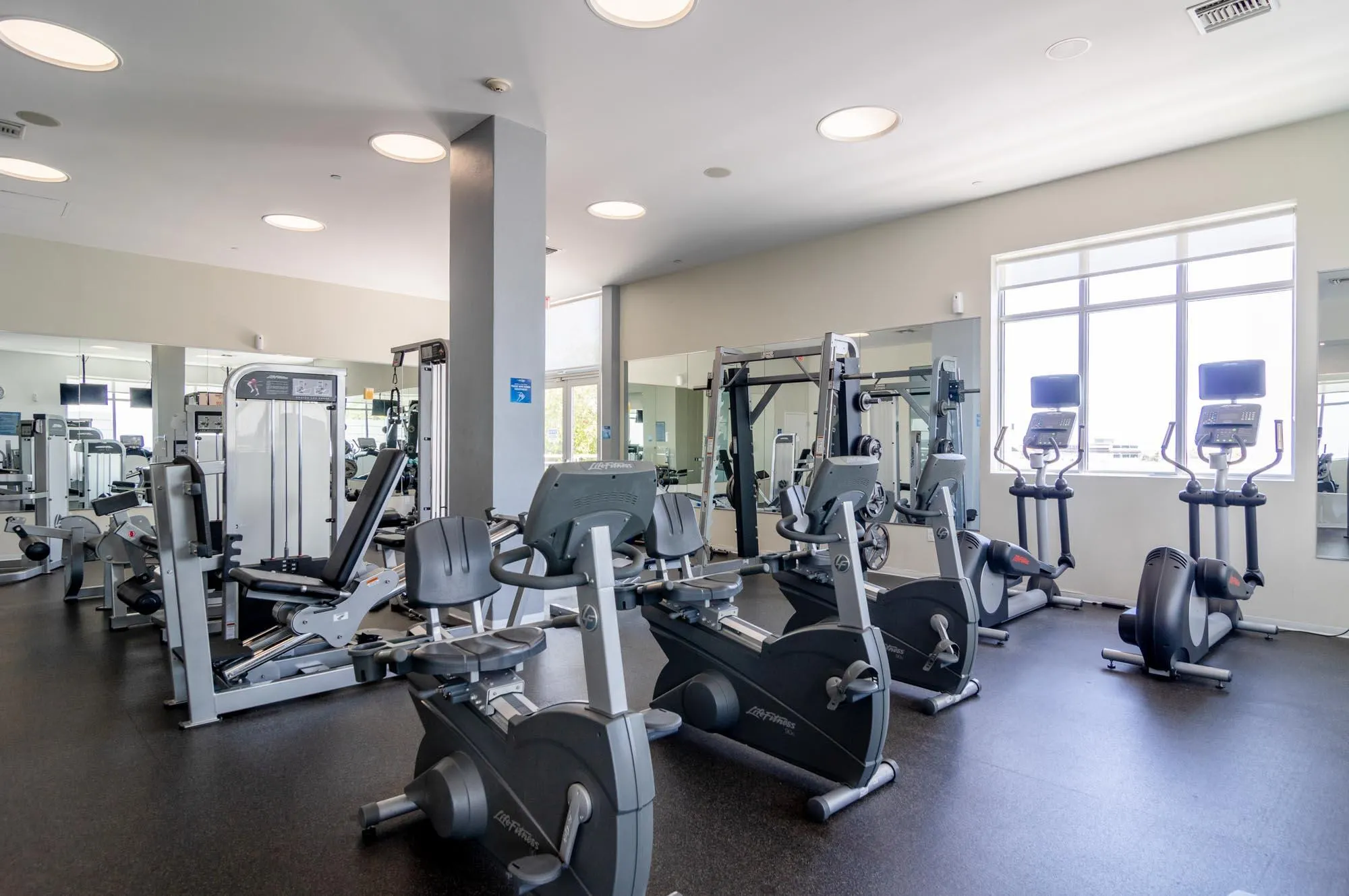 300 S Australian Avenue, #810