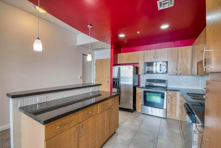 300 S Australian Avenue, #810