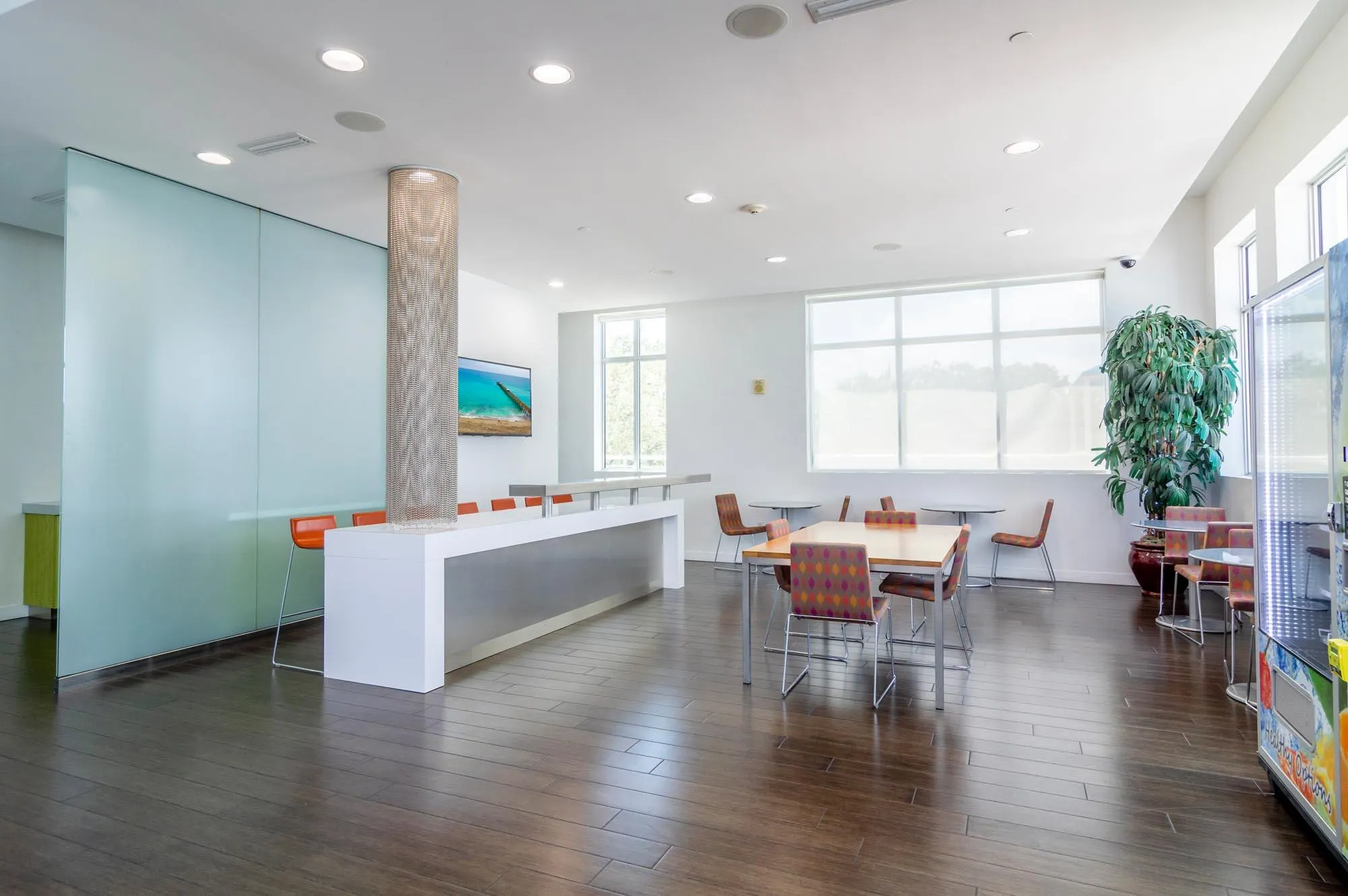 300 S Australian Avenue, #810