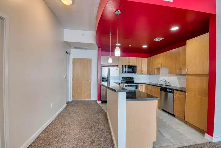 300 S Australian Avenue, #810