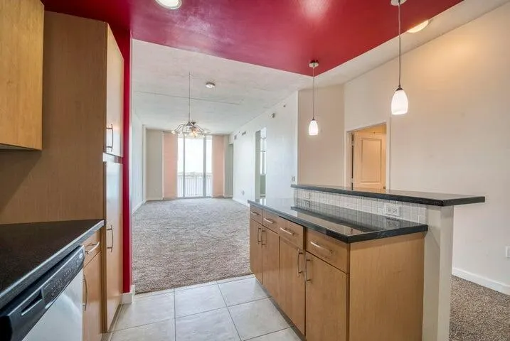 300 S Australian Avenue, #810