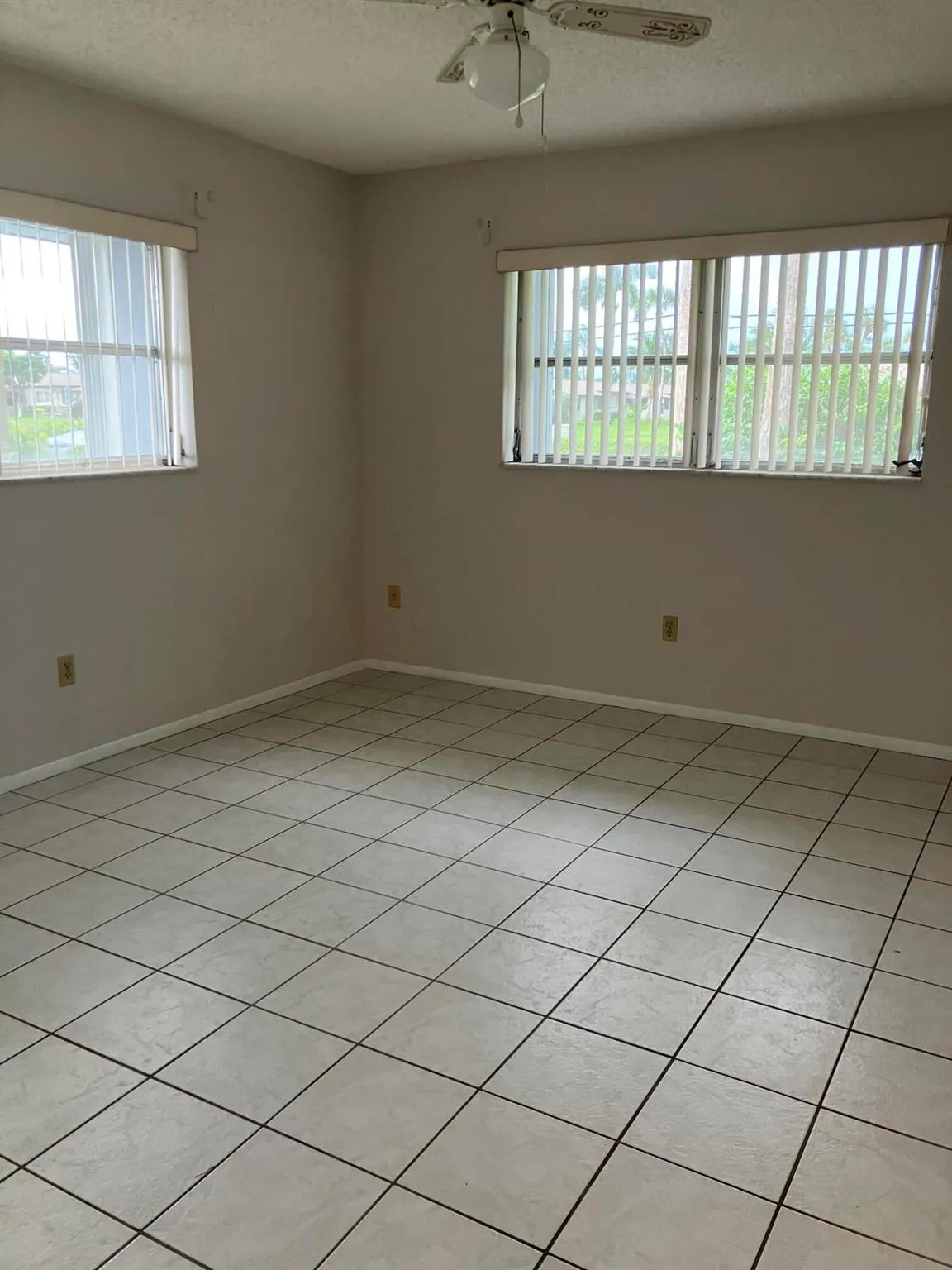 2886 Fernley Drive E, #92