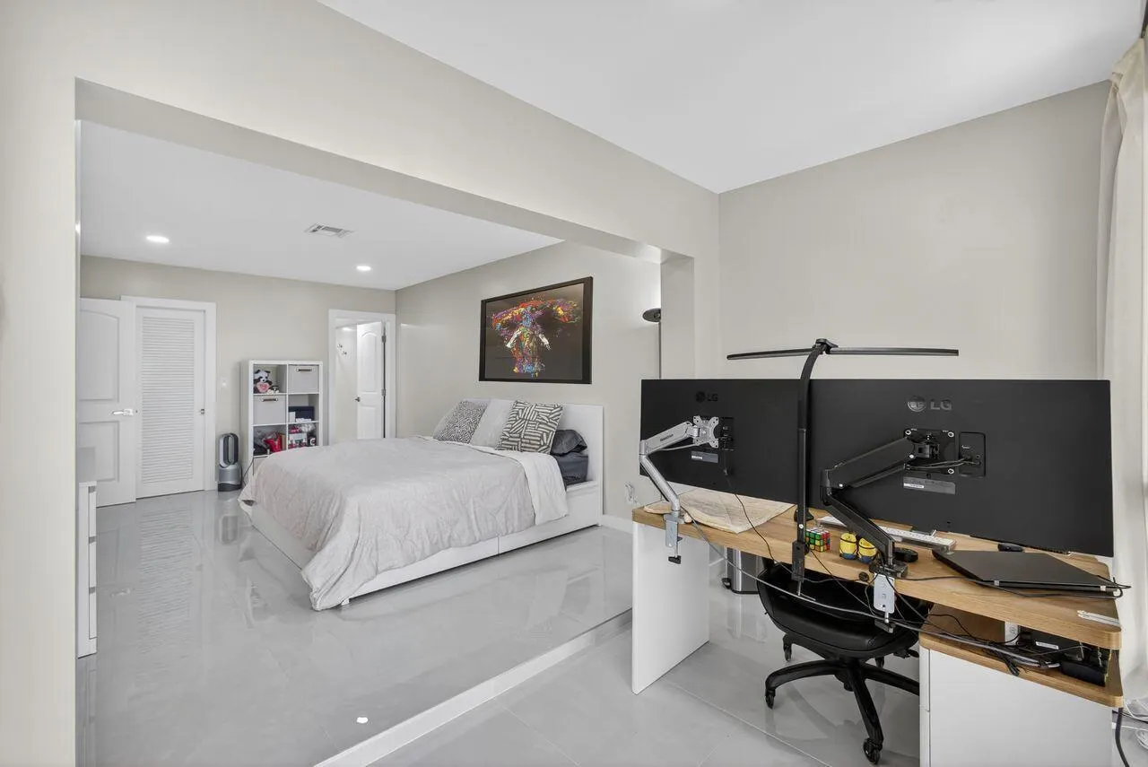 1731 Presidential Way, #C-203