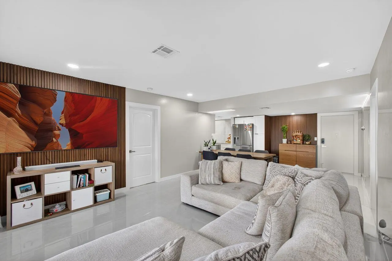 1731 Presidential Way, #C-203