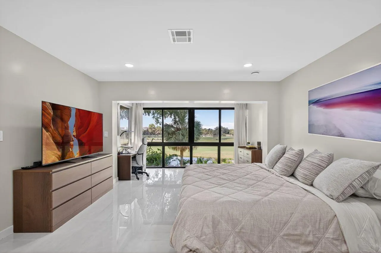 1731 Presidential Way, #C-203