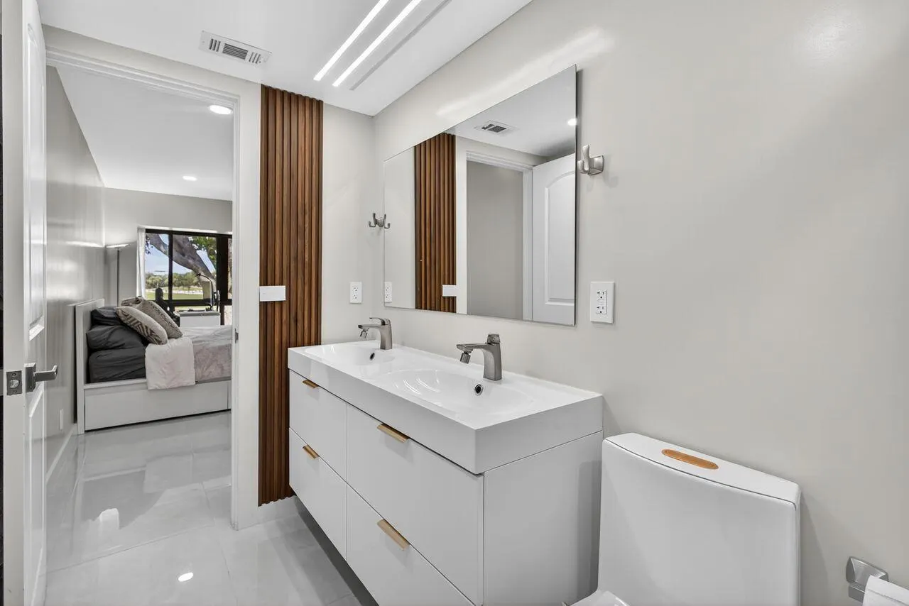 1731 Presidential Way, #C-203