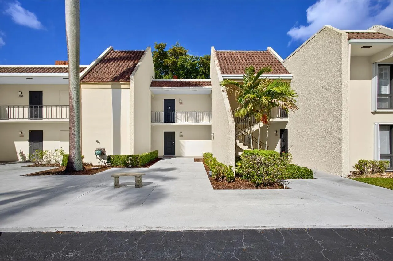 1731 Presidential Way, #C-203