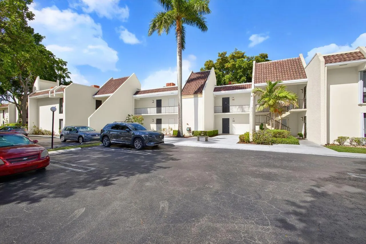 1731 Presidential Way, #C-203