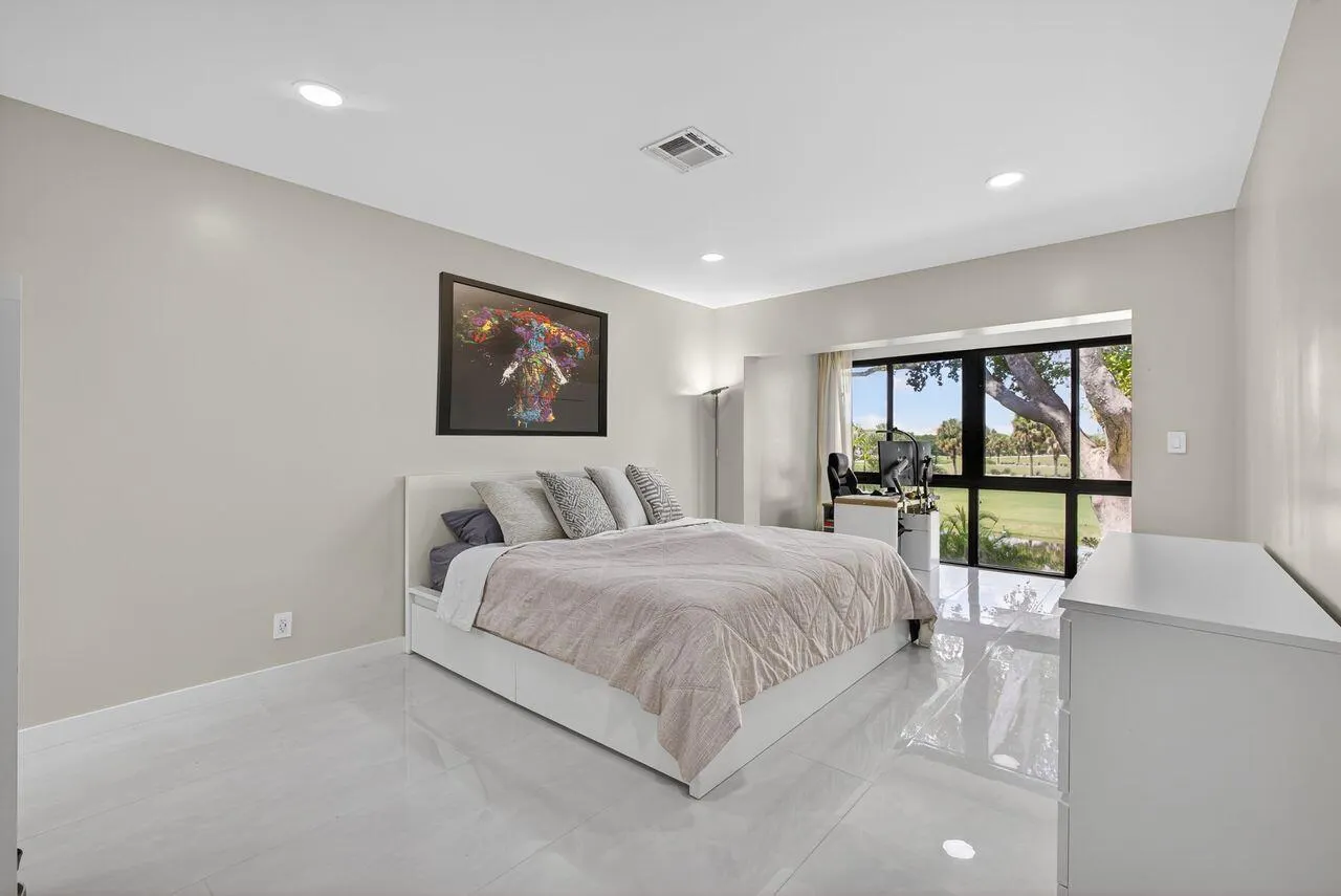 1731 Presidential Way, #C-203