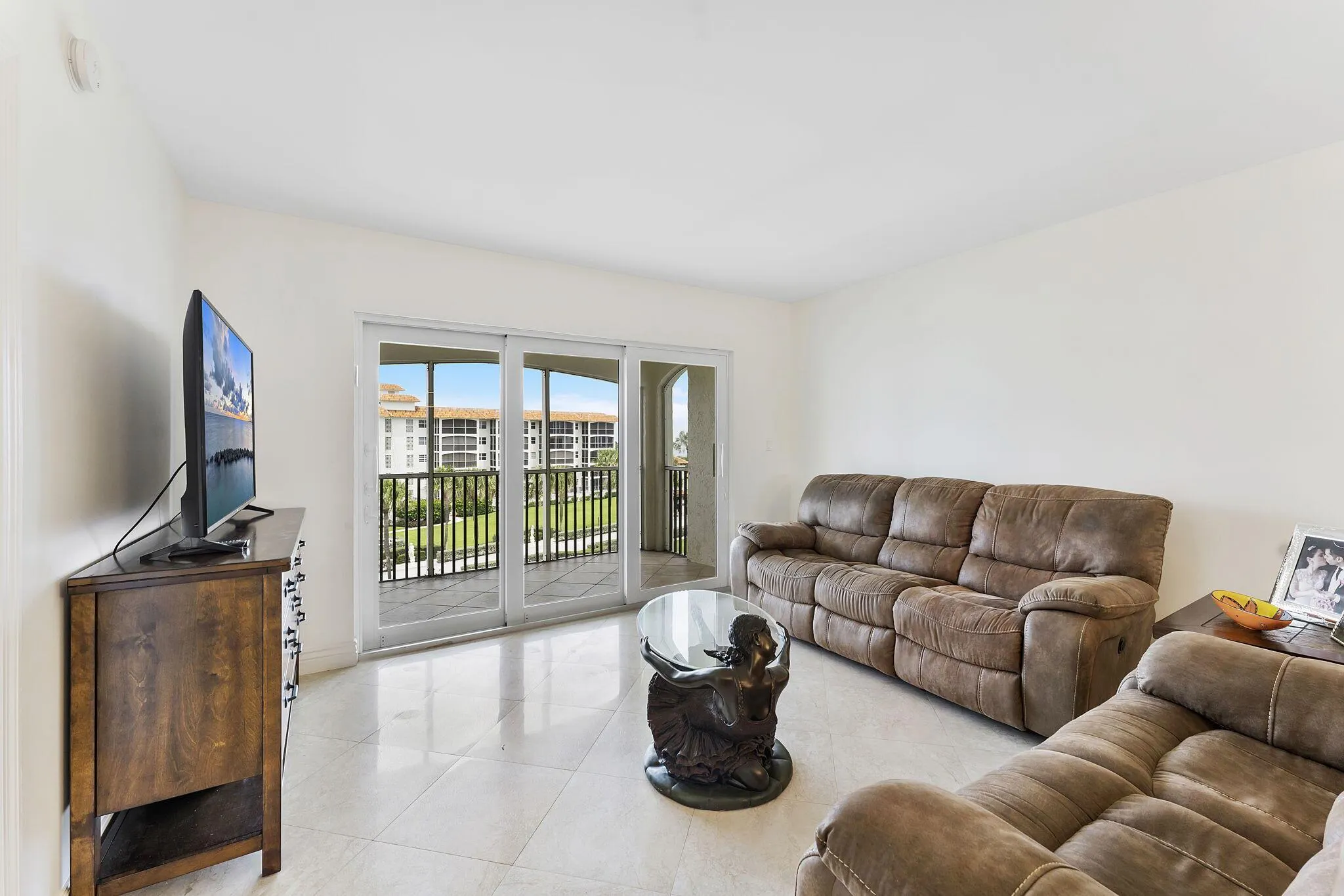 2871 N Ocean Boulevard, #D410